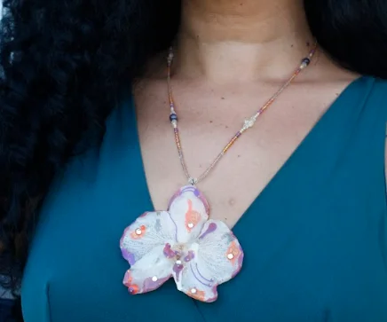 Colar de Orquídea